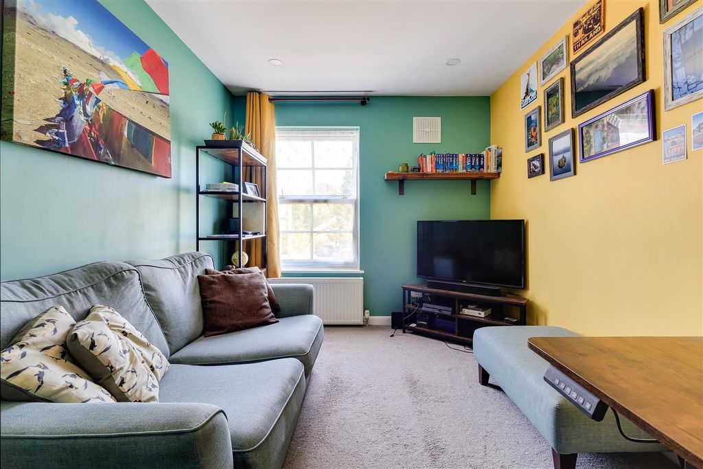 Property photo 3 of 12 Img (2).Jpg