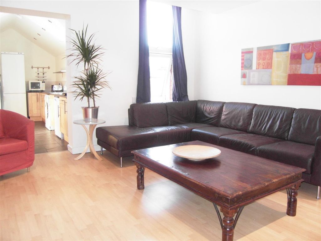 Property photo 2 of 14 Lounge.Jpg