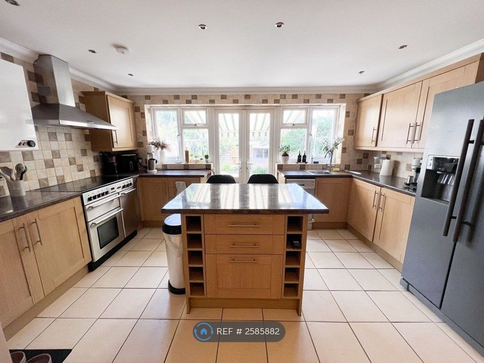 Property photo 3 of 23