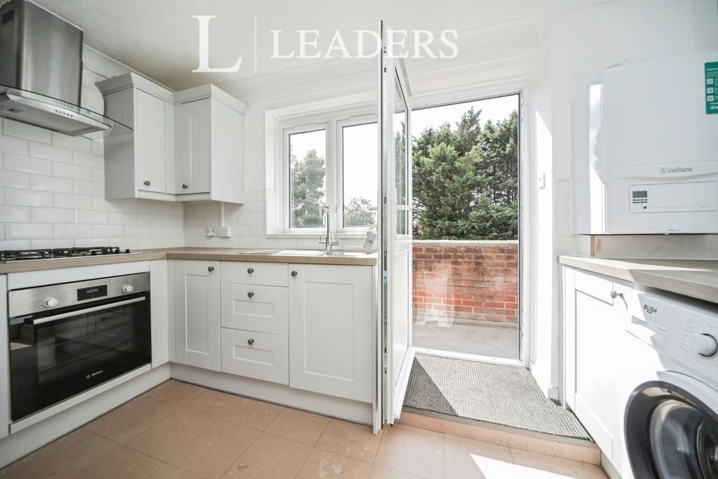 Property photo 3 of 10 Pbox-Img.Jpg