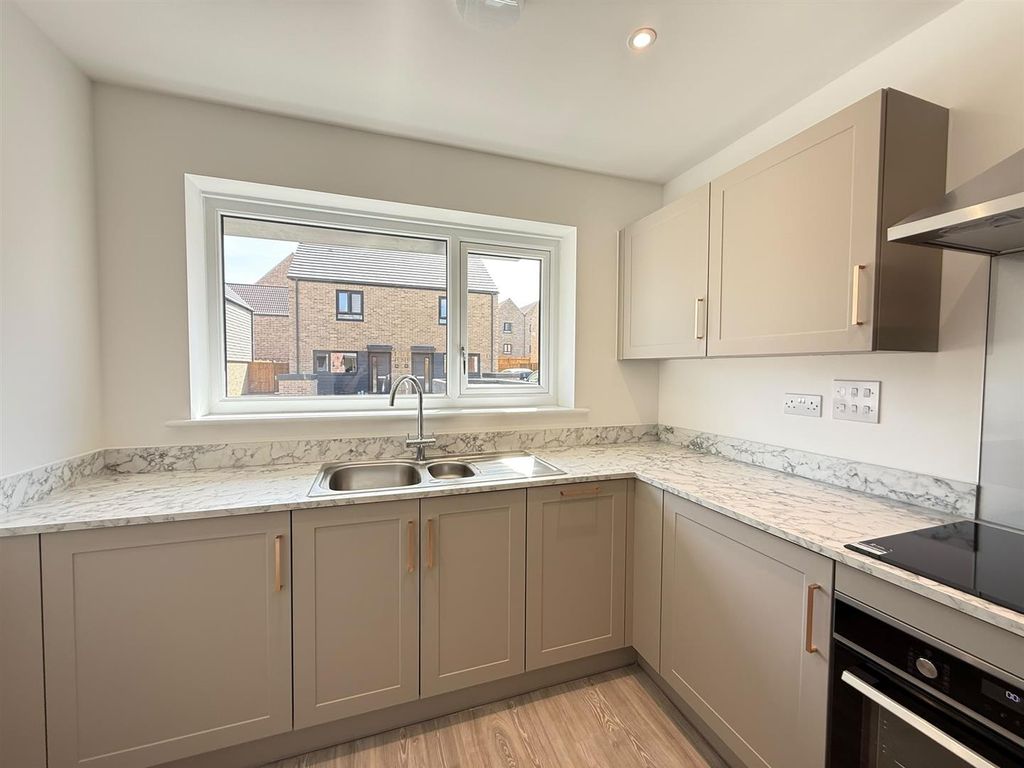 Property photo 2 of 11 Kitchen 1.Jpg