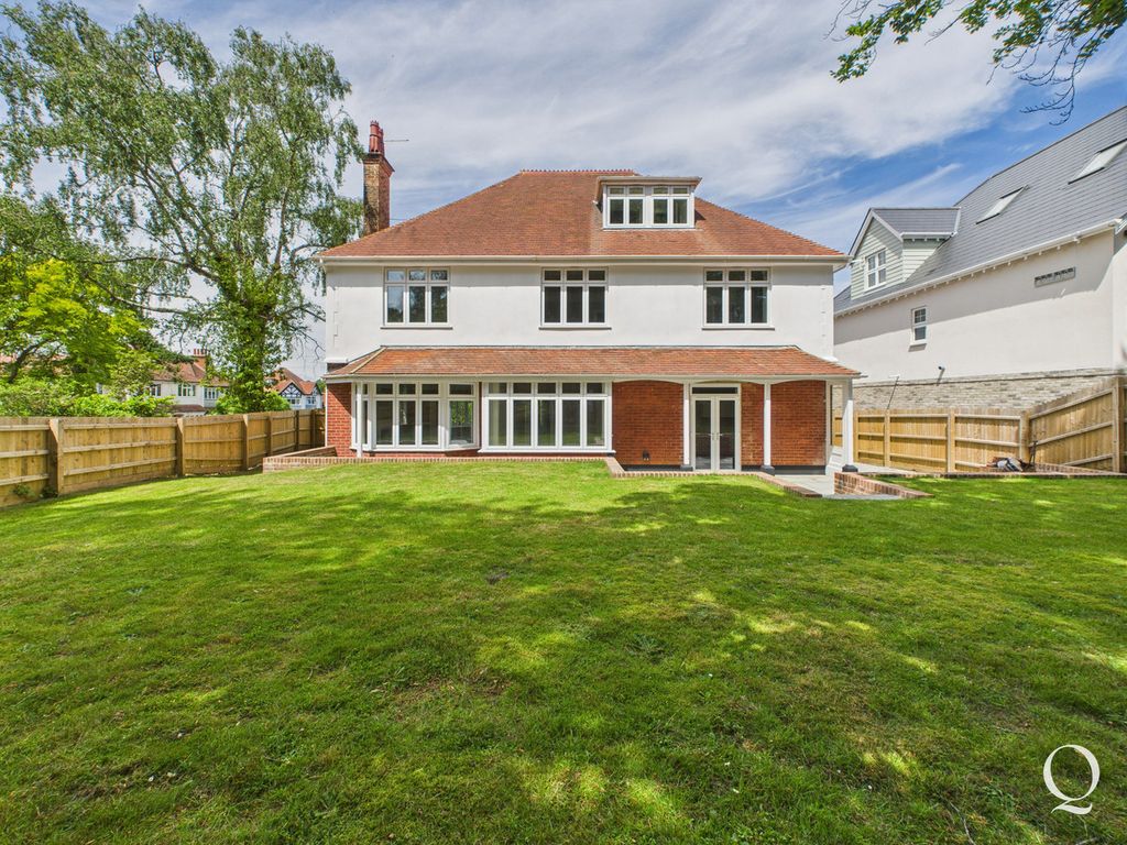 Property photo 1 of 32