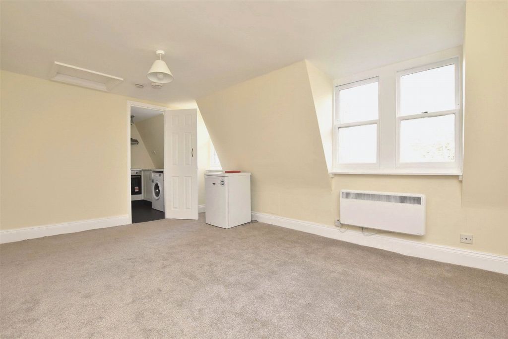 Property photo 2 of 11 Open Plan Studio