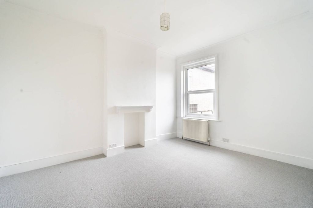 Property photo 3 of 5