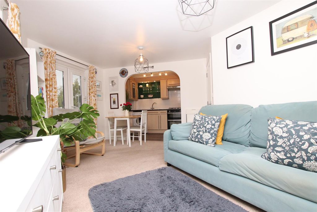 Property photo 3 of 11 Open Plan Living Dining Kitchen.Jpg