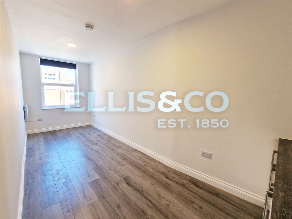 Property photo 3 of 9 Picture No. 01