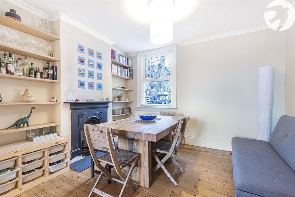 Property photo 3 of 19 Picture 3