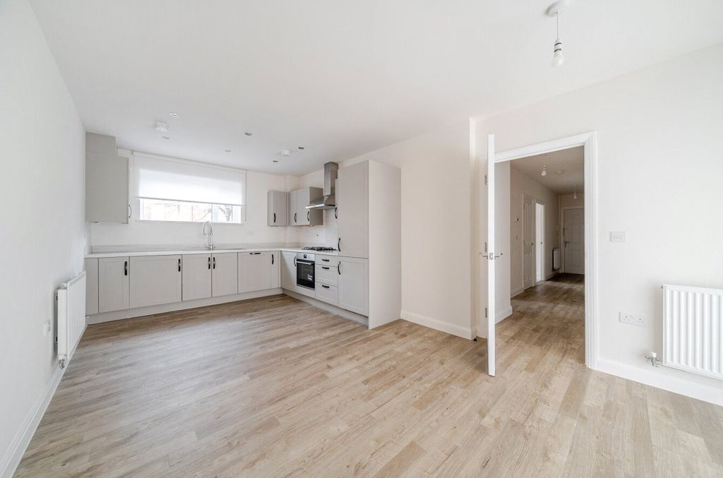 Property photo 3 of 18 Picture No. 15