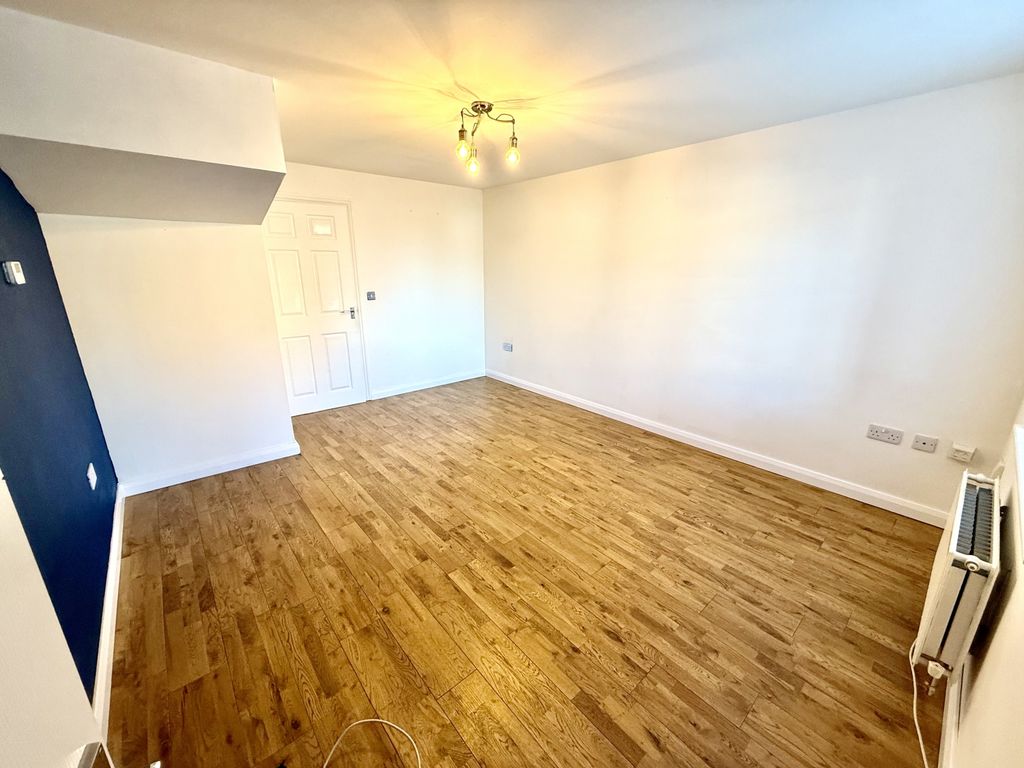 Property photo 3 of 11 Img_2201