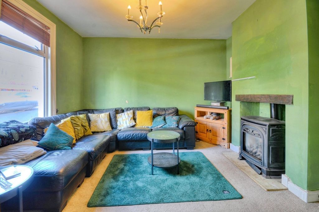 Property photo 2 of 13