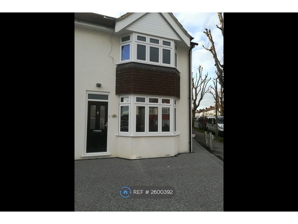 Property photo 1 of 10 Front &amp; Parking