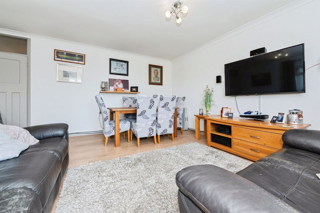 Property photo 3 of 22