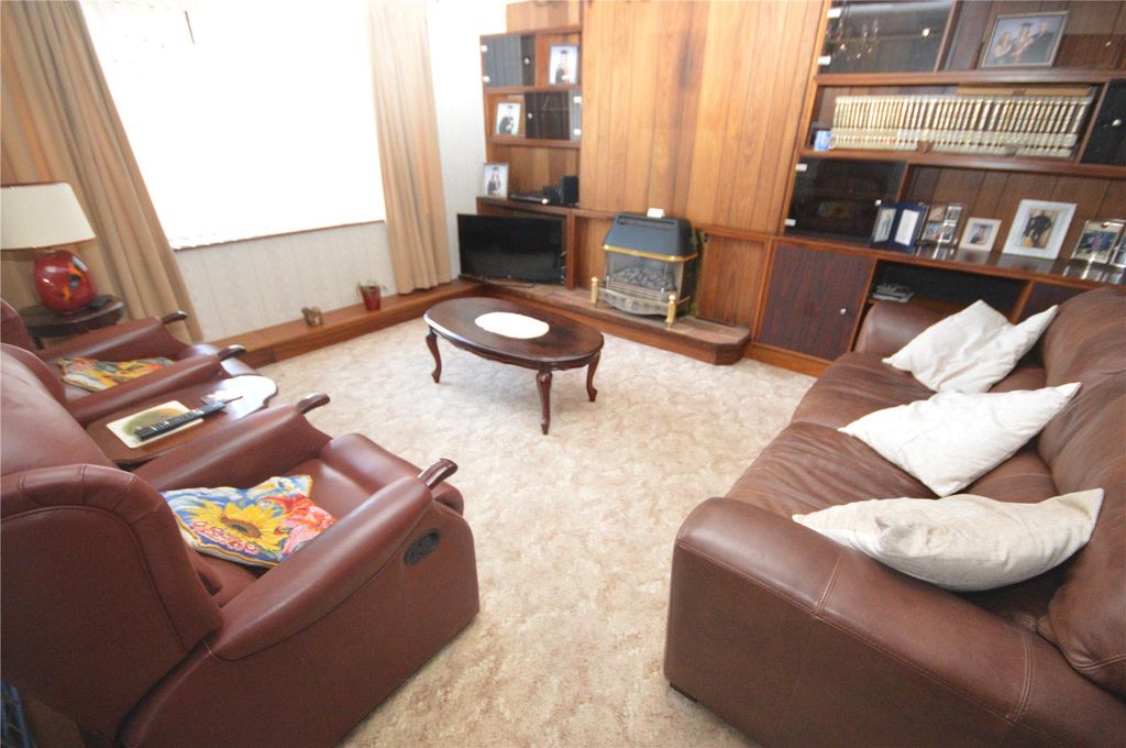 Property photo 2 of 14 Picture No. 21