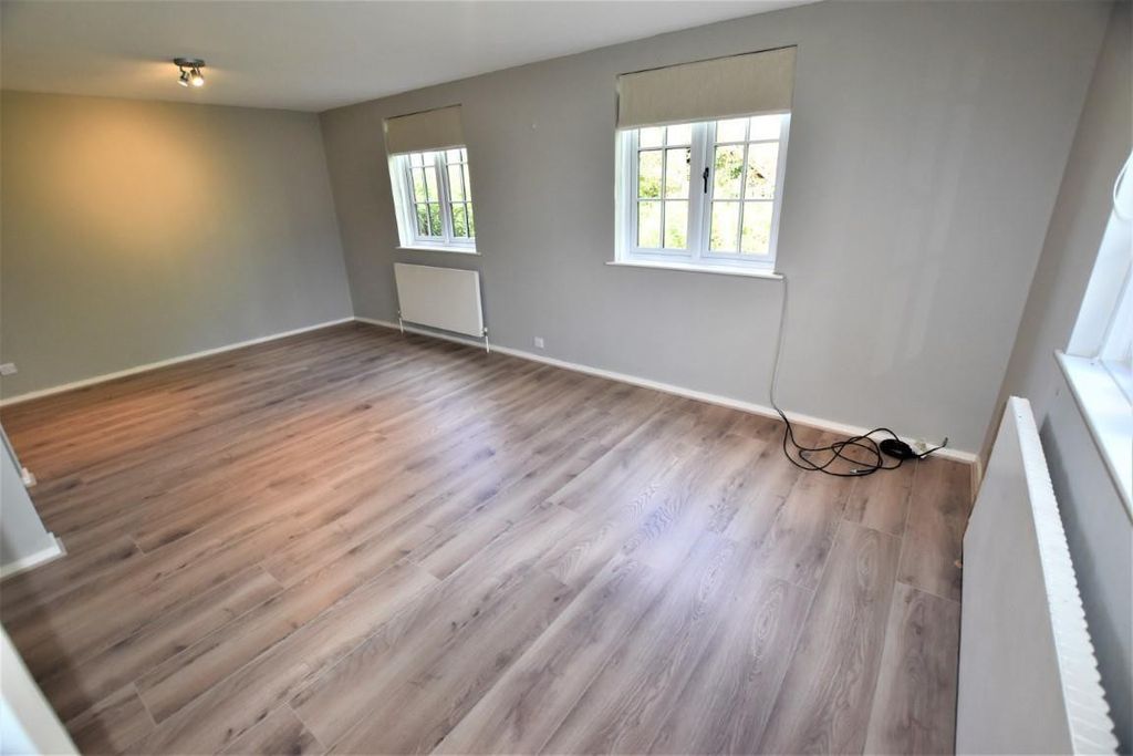 Property photo 2 of 26 (Main)