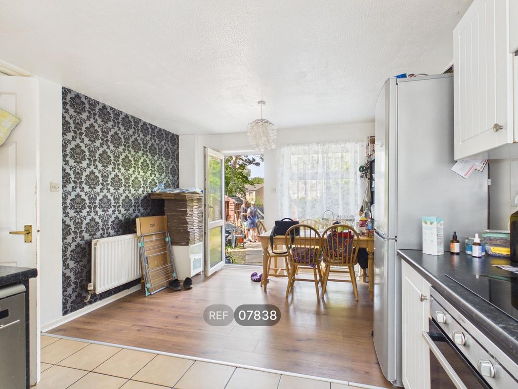 Property photo 3 of 16 Kitchen / Diner