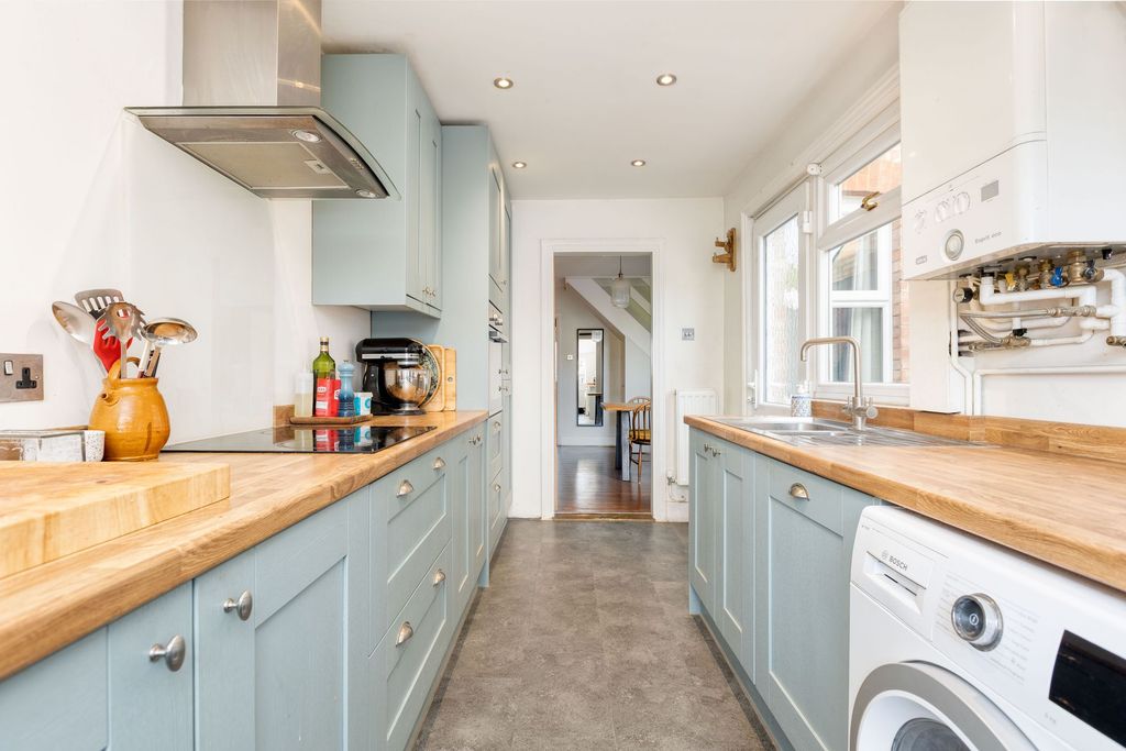 Property photo 2 of 13