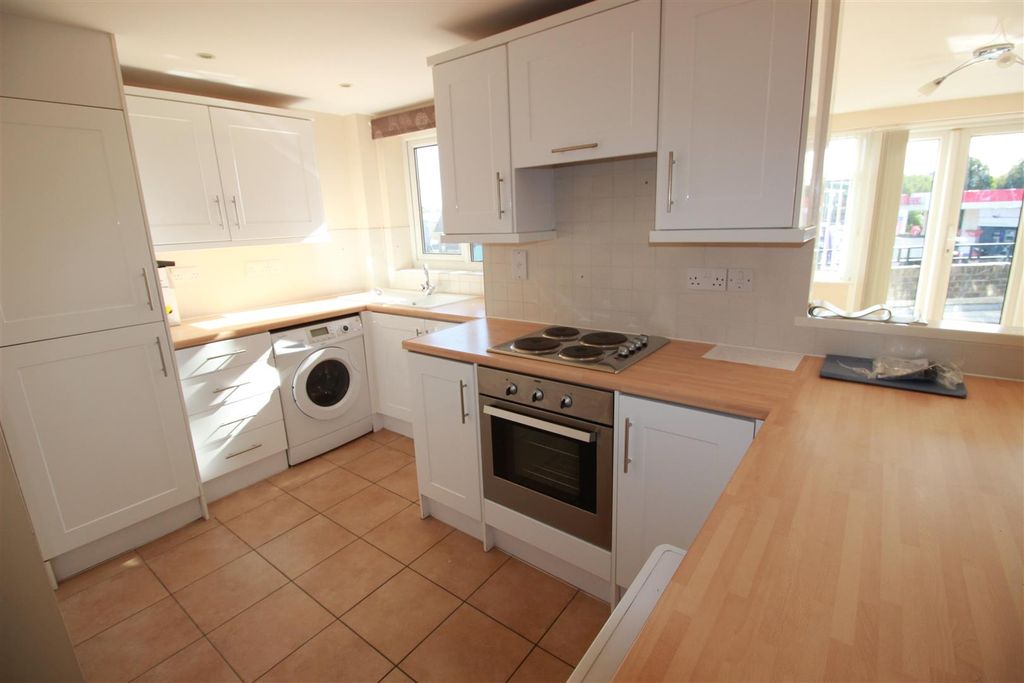 Property photo 2 of 10 Kitchen 1.Jpg