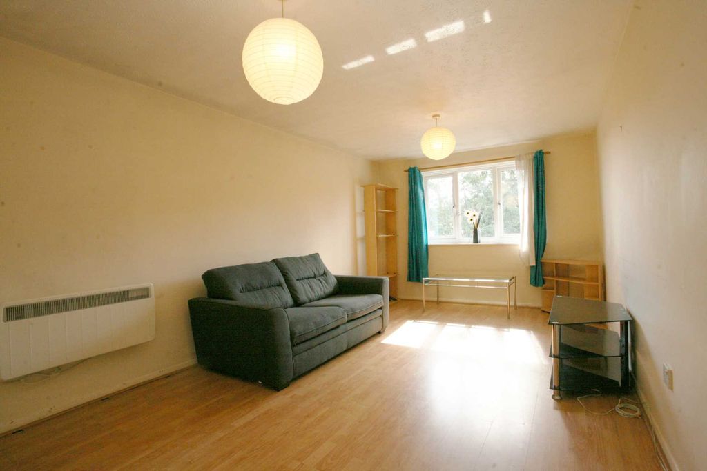 Property photo 2 of 8