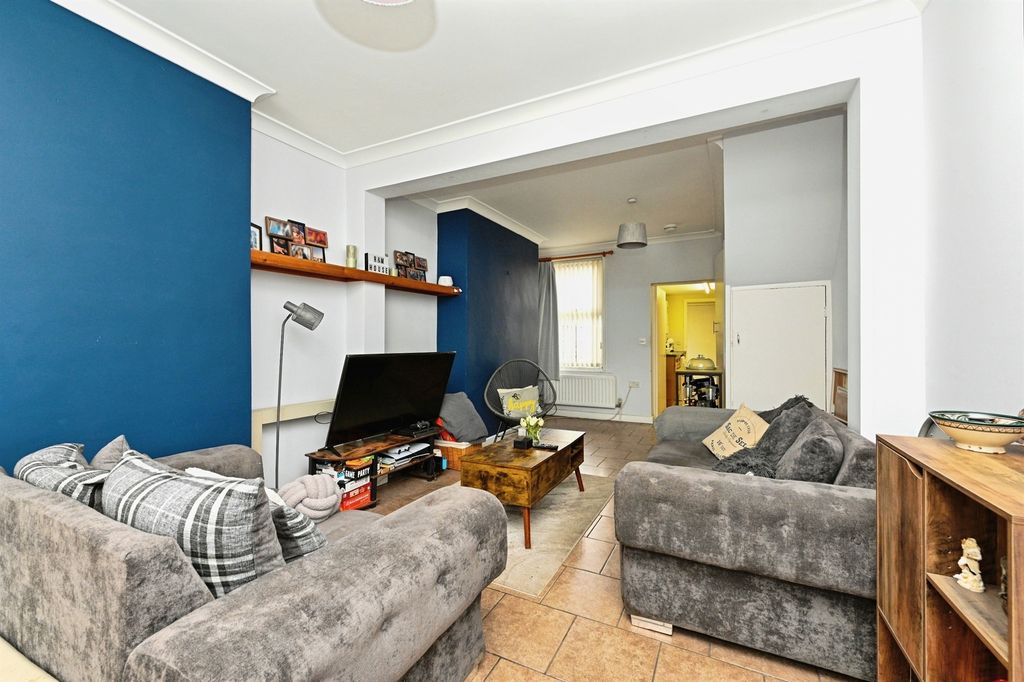 Property photo 3 of 16