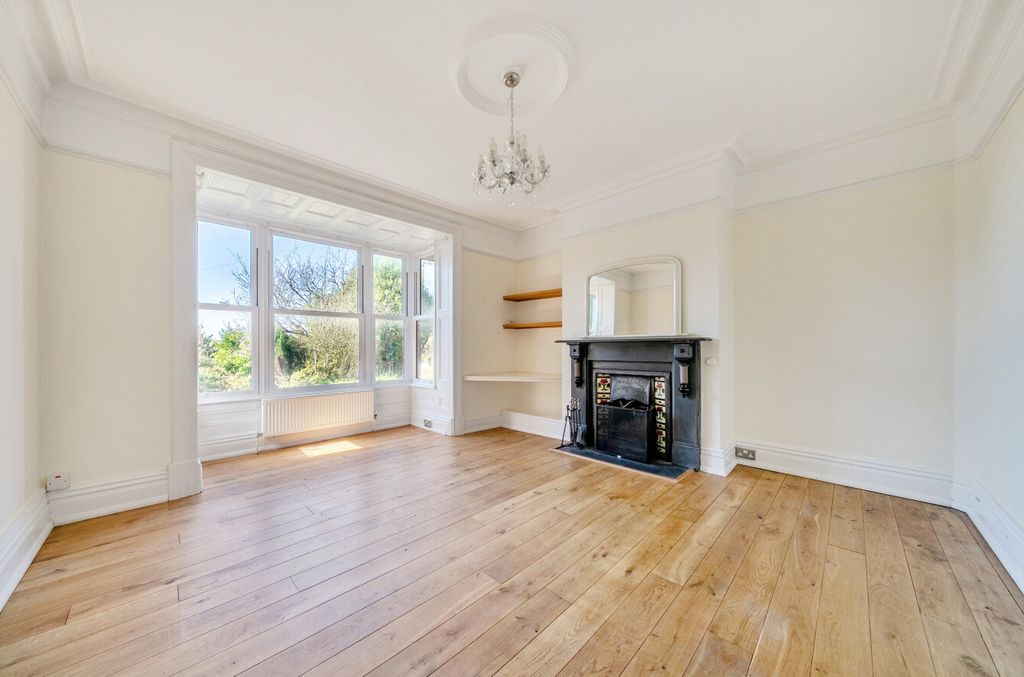 Property photo 3 of 24 1431731-11-69B9Ca...