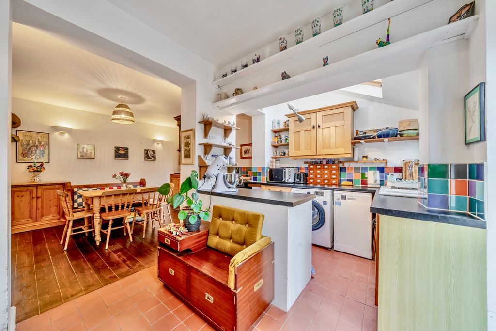 Property photo 3 of 20 Kitchen