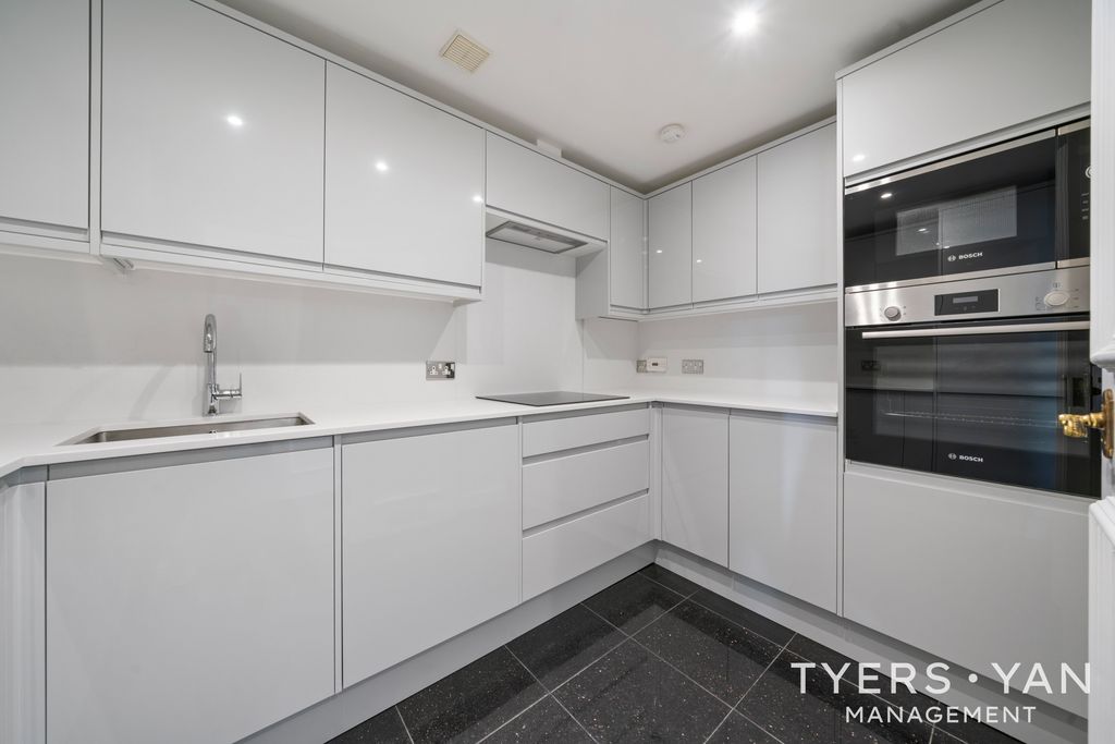 Property photo 2 of 12 Kitchen