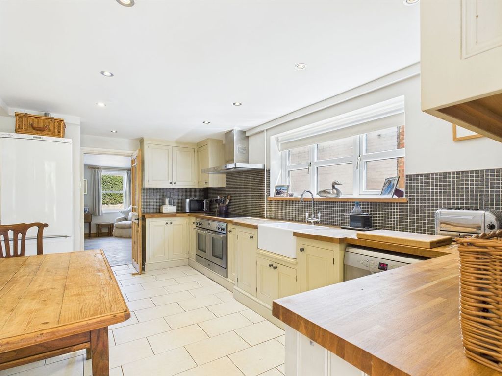 Property photo 2 of 37