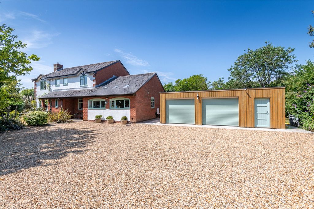 Property photo 1 of 39 Picture No. 05