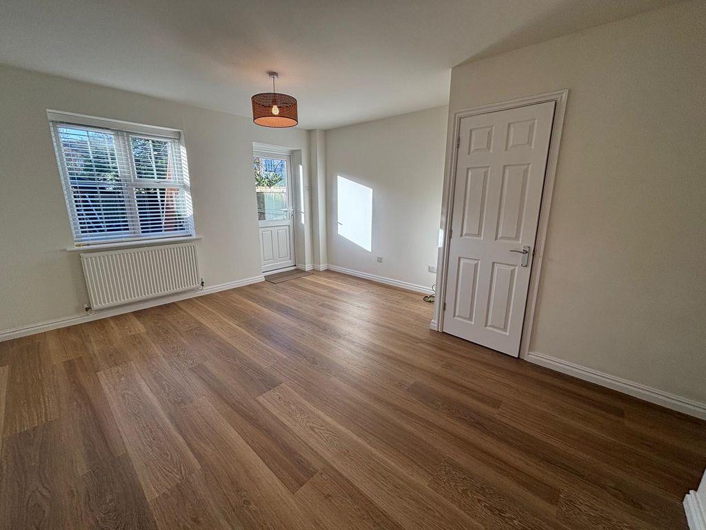 Property photo 3 of 10 Image