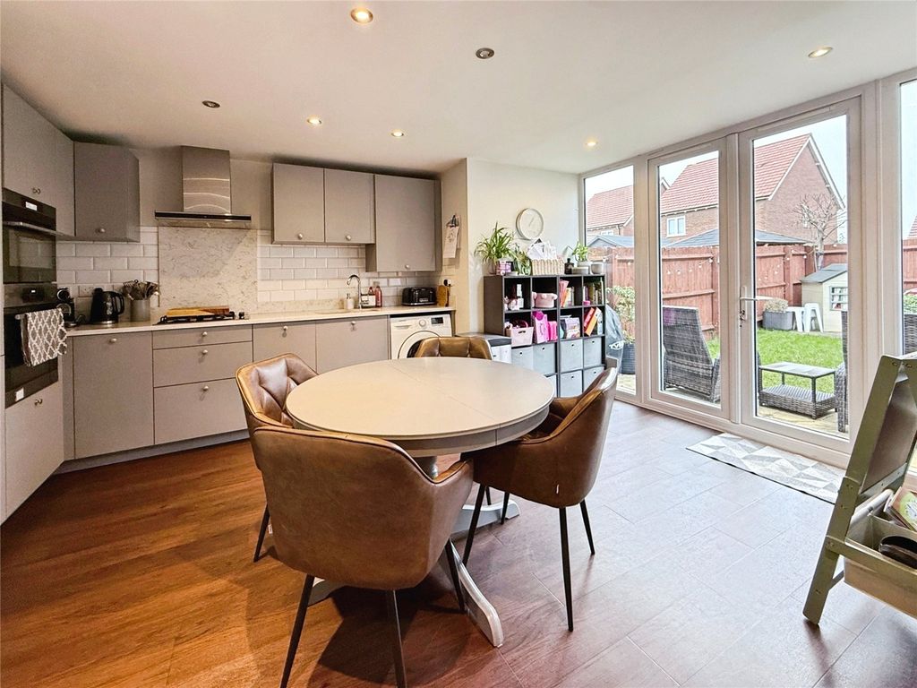 Property photo 3 of 11 Picture 3