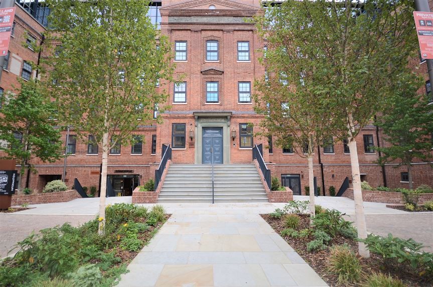 Property photo 1 of 18 Exterior