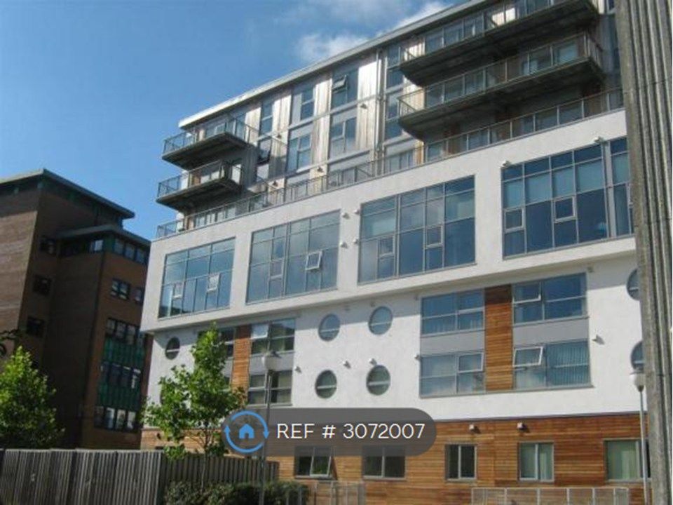 Property photo 1 of 7 Paramount
