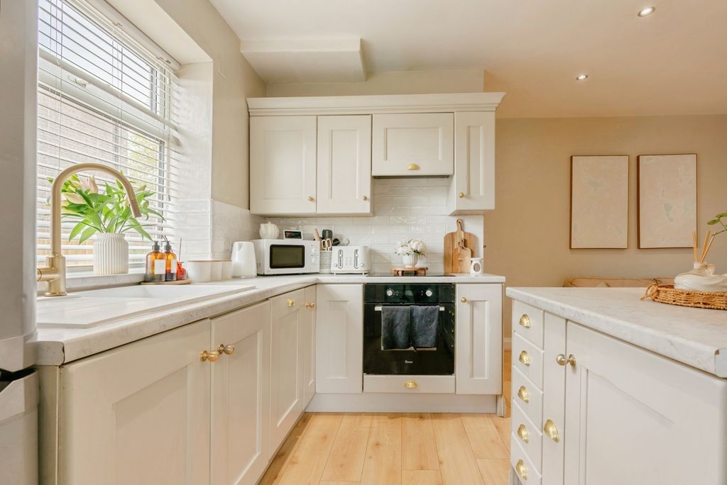 Property photo 3 of 27 Pbox-Img.Jpg