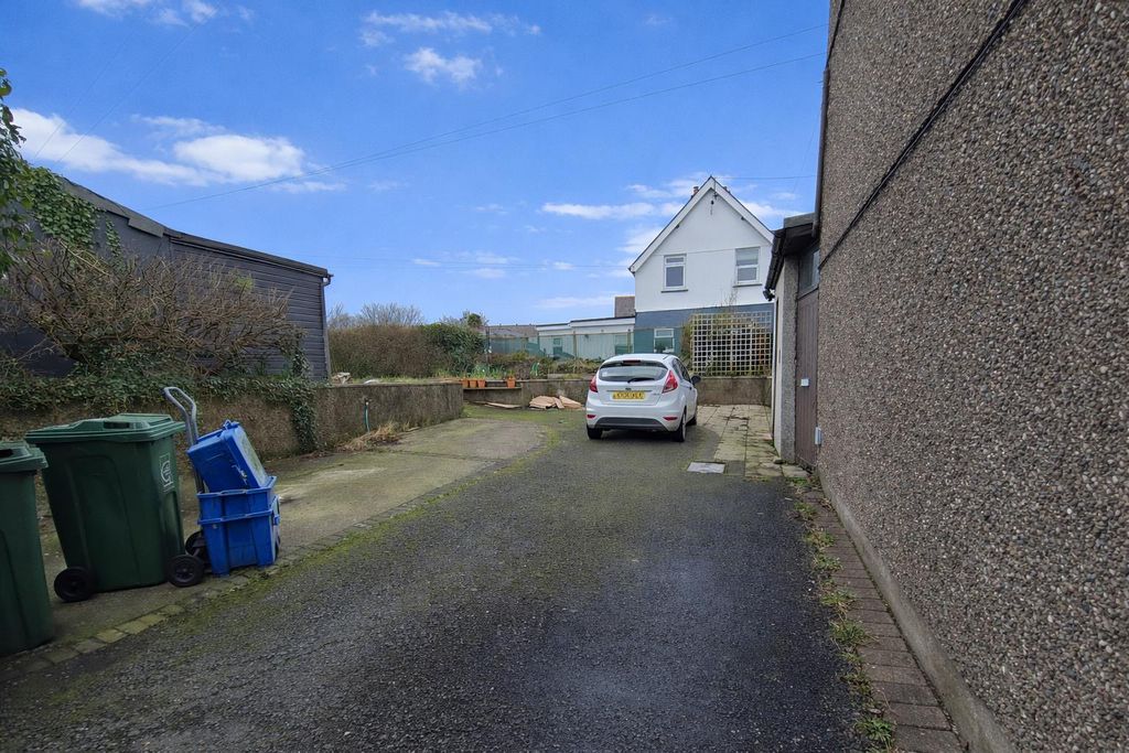 Property photo 2 of 17 17.Png