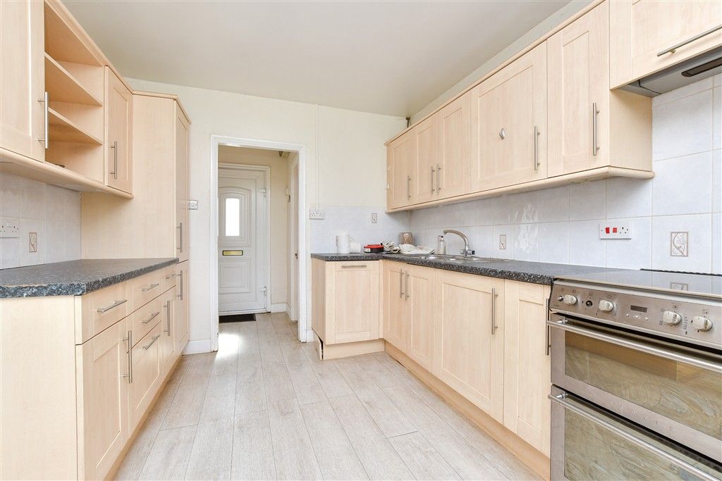 Property photo 2 of 14 Kitchen