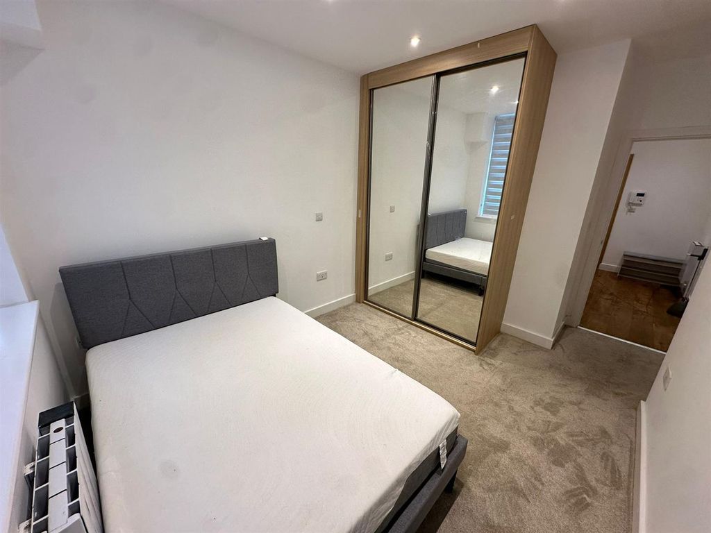 Property photo 1 of 5 Flat 3 Bedroom.Jpg