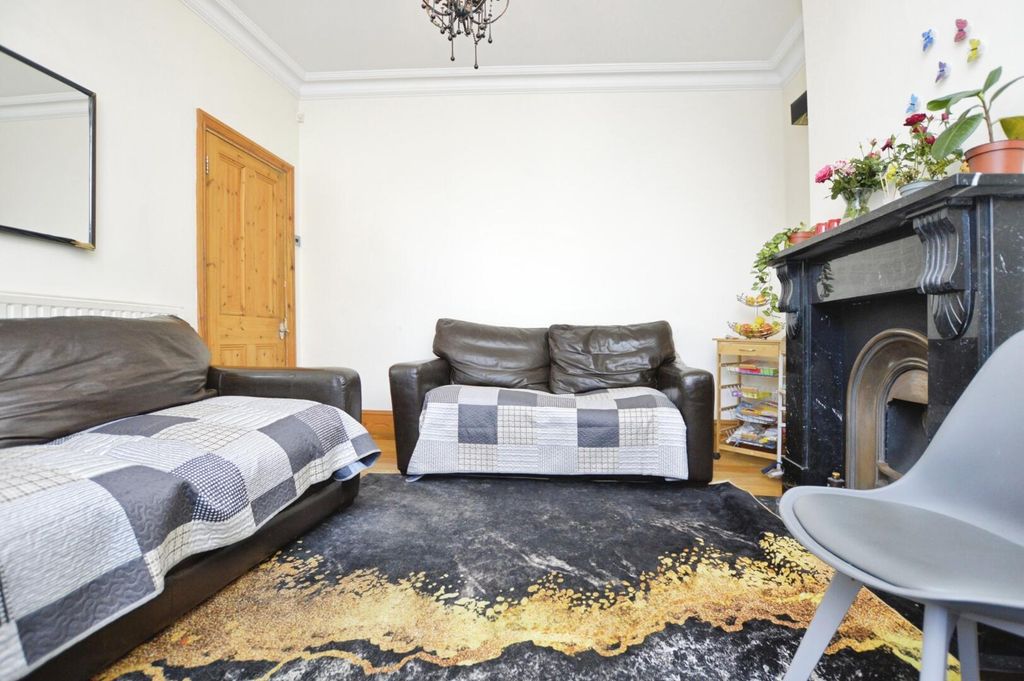 Property photo 3 of 20 Living Room