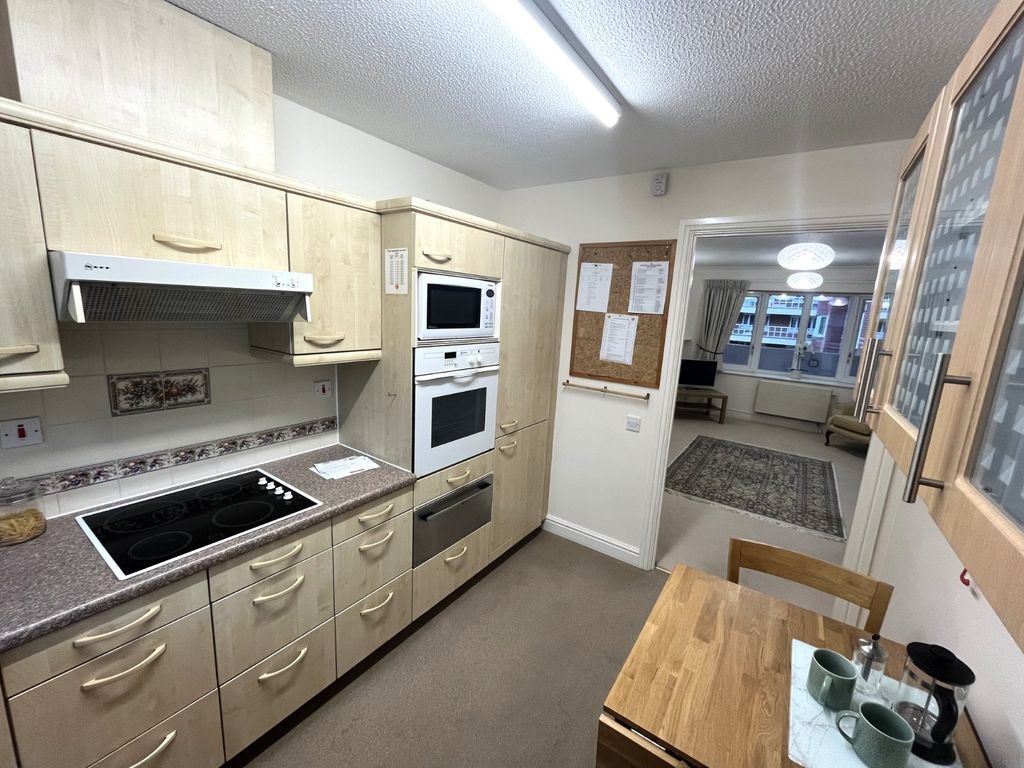 Property photo 2 of 11 Picture No. 15