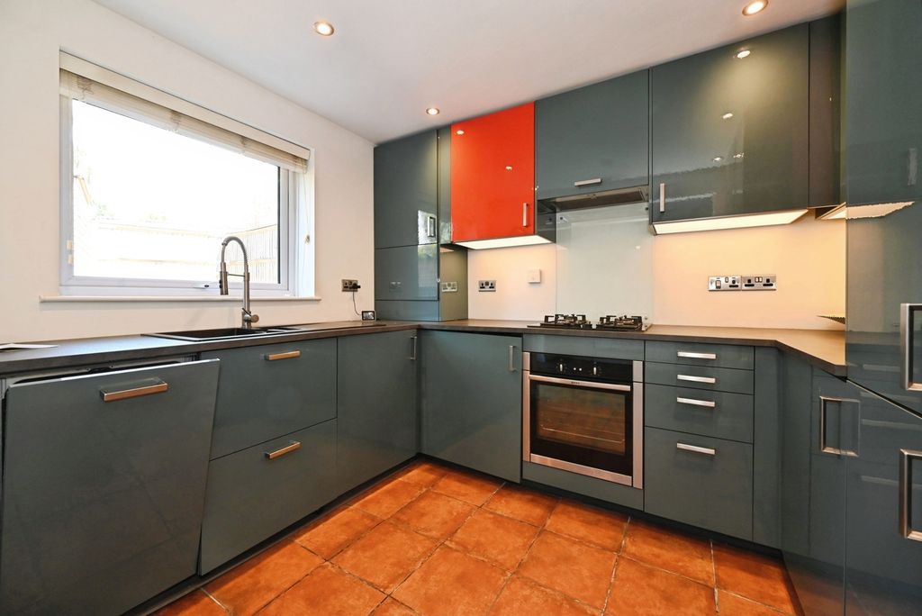 Property photo 2 of 17 Kitchen