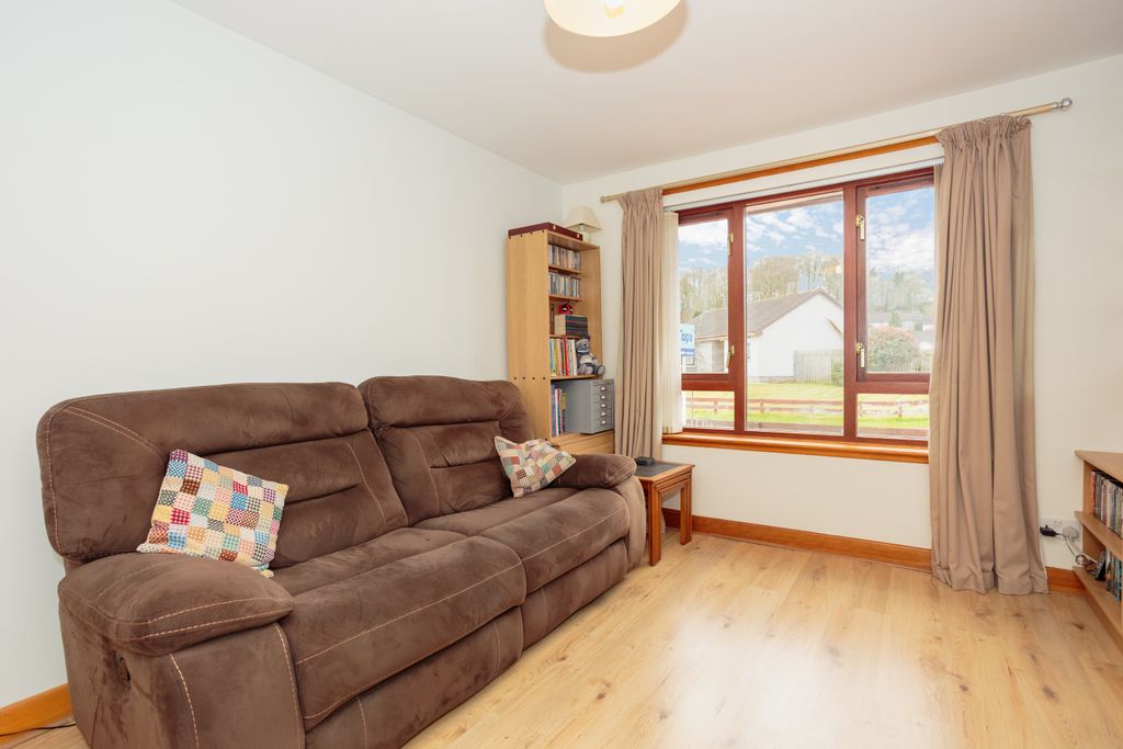 Property photo 2 of 17 Living Room