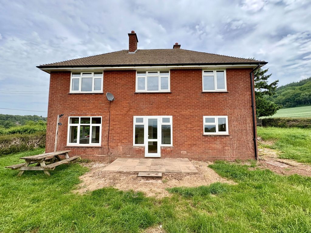 Property photo 2 of 40