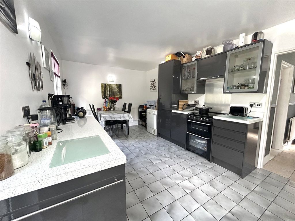 Property photo 3 of 13 Picture No. 30