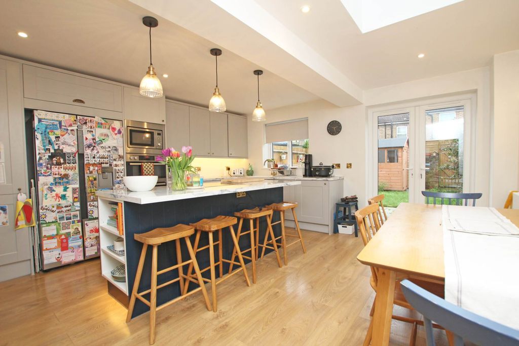 Property photo 2 of 19