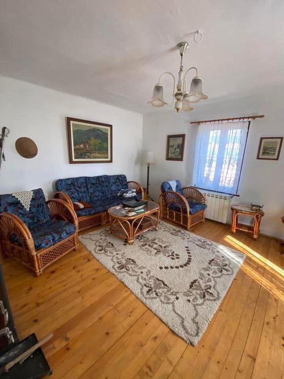 Property photo 3 of 5
