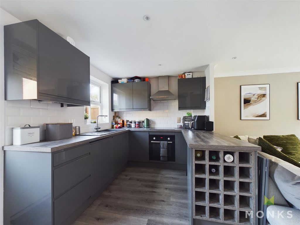 Property photo 3 of 16 Cam01348G0-Pr0491-Still002.Jpg