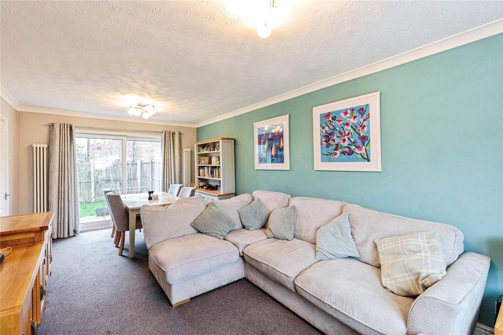 Property photo 3 of 17 Lounge/Diner