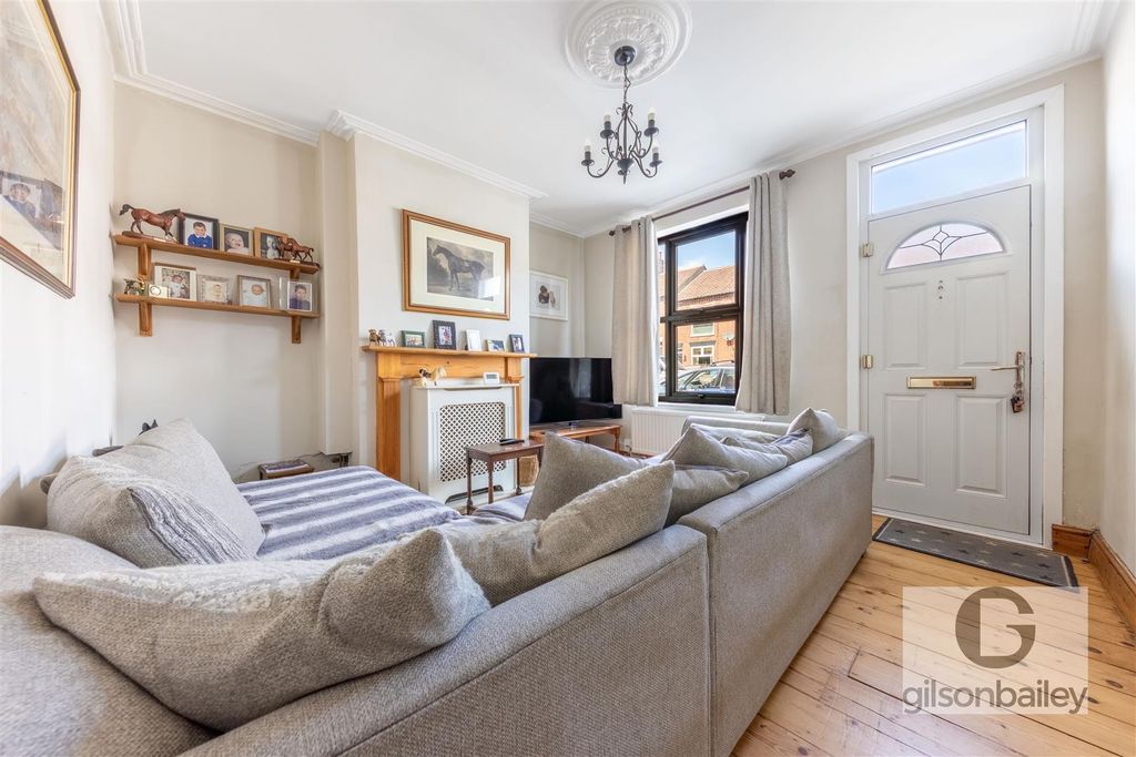 Property photo 2 of 24 Gb-9.Jpg