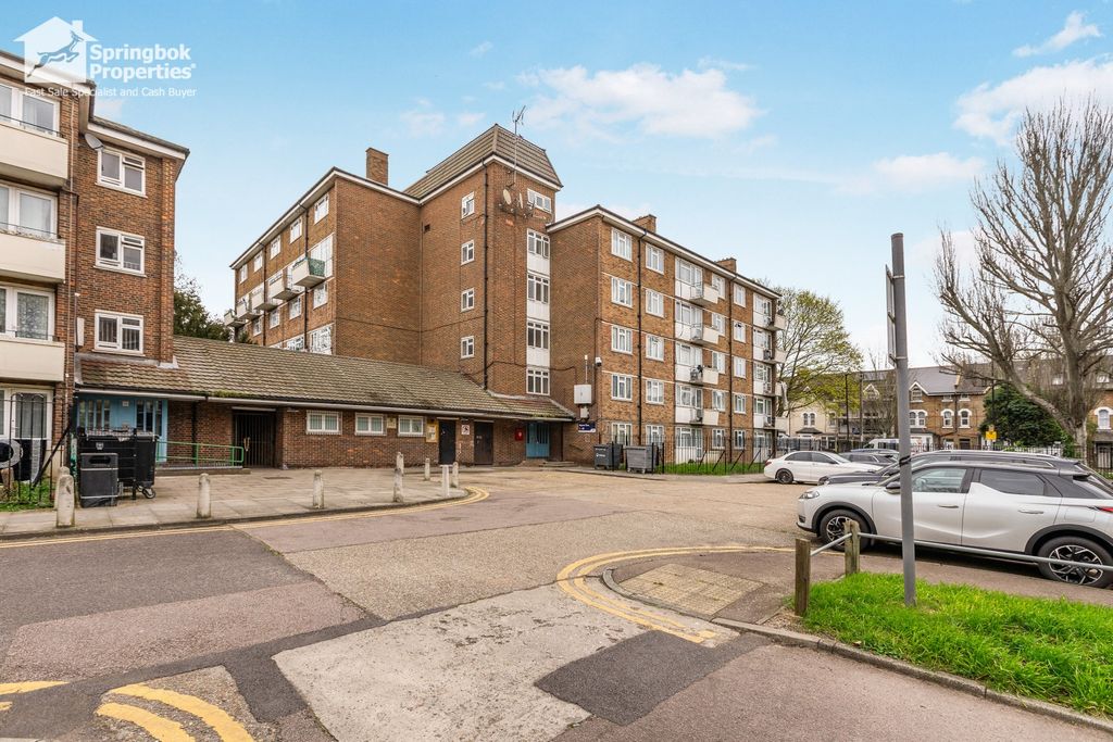 Property photo 1 of 11 Front View