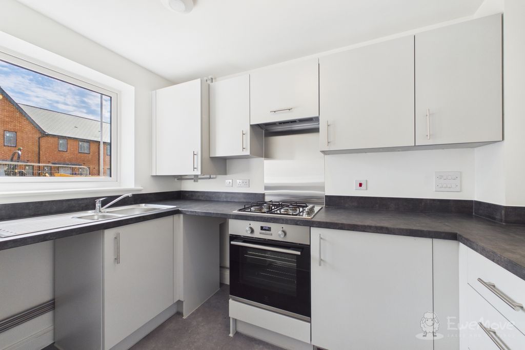 Property photo 2 of 15 Kitchen