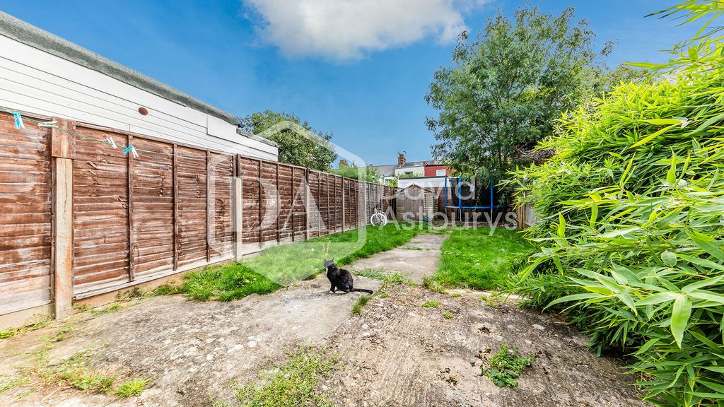 Property photo 3 of 9